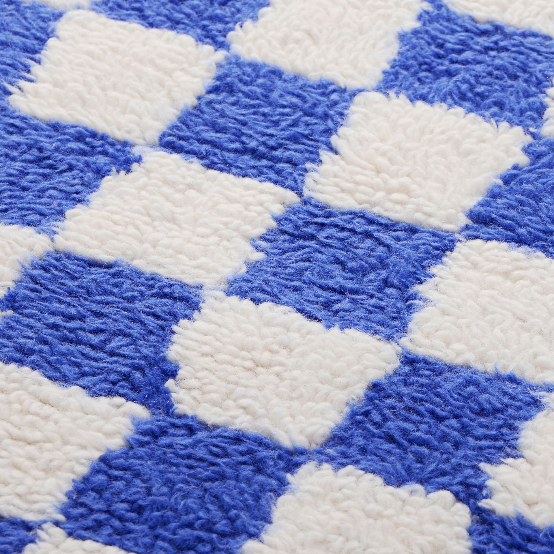 Gridgleam Solid Handmade Shag Rug