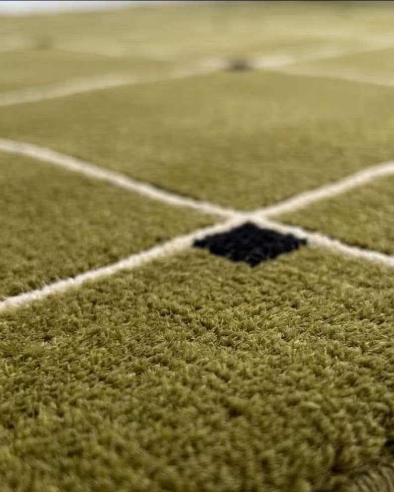 Grid Pattern Green Tufted Rug